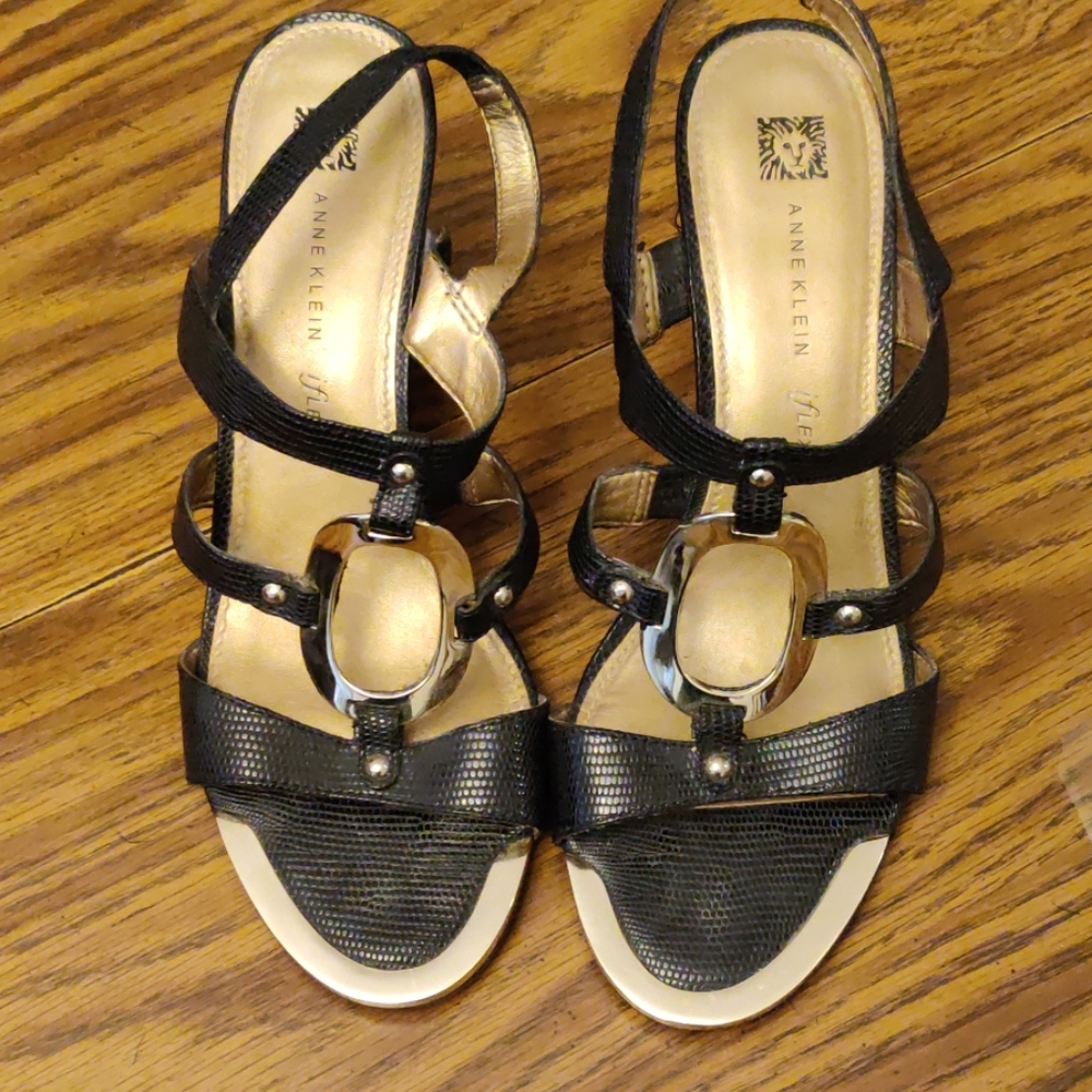 Anne Klien platforms???